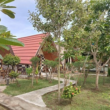 Meno Smile Cottages Gili Meno Bagian luar foto