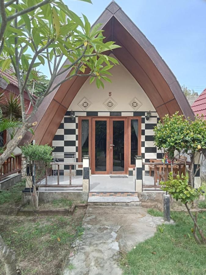 Meno Smile Cottages Gili Meno Bagian luar foto