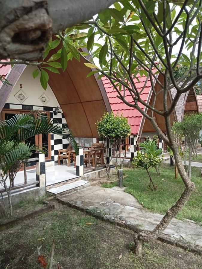 Meno Smile Cottages Gili Meno Bagian luar foto