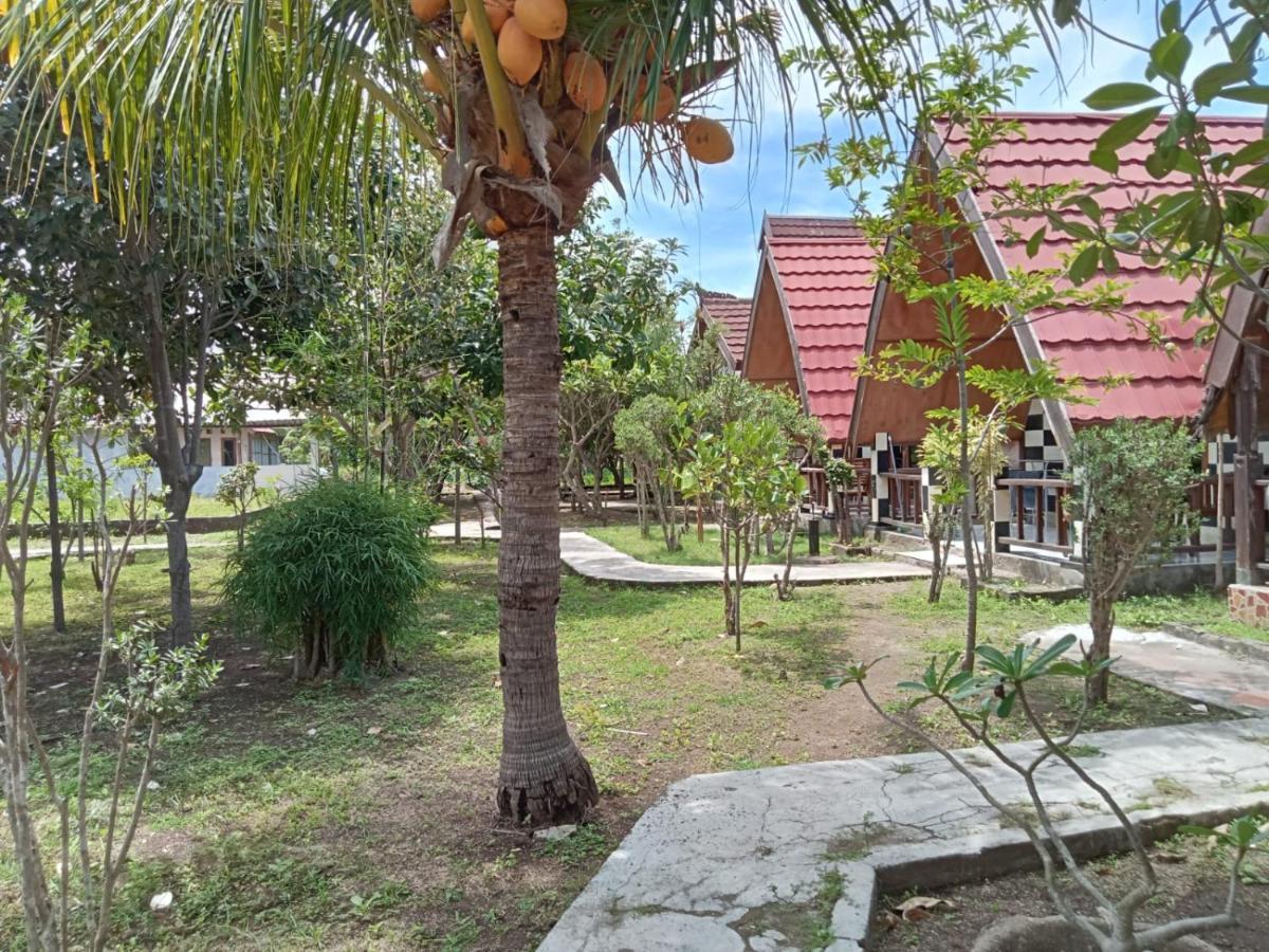 Meno Smile Cottages Gili Meno Bagian luar foto