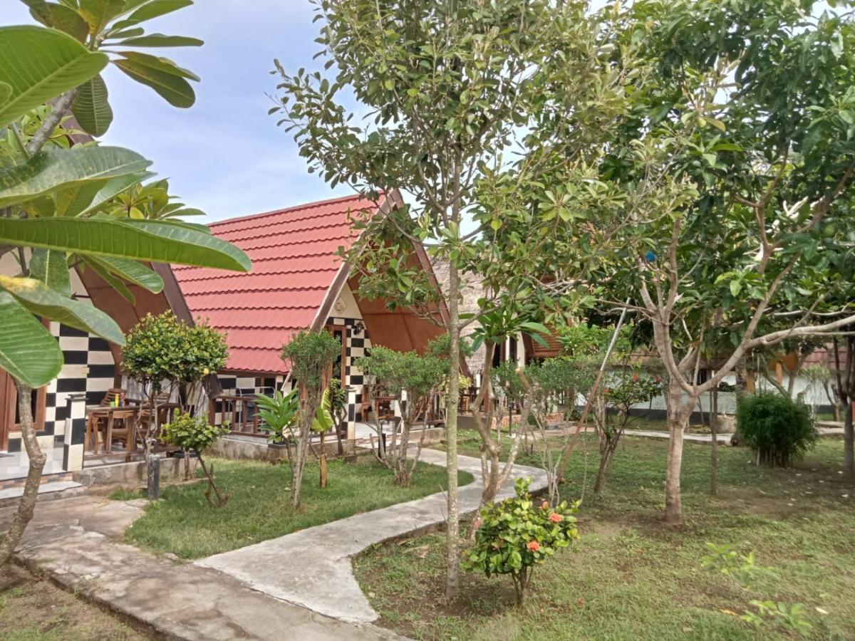 Meno Smile Cottages Gili Meno Bagian luar foto