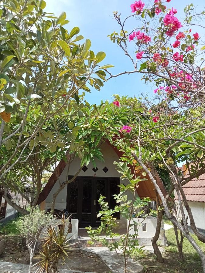 Meno Smile Cottages Gili Meno Bagian luar foto