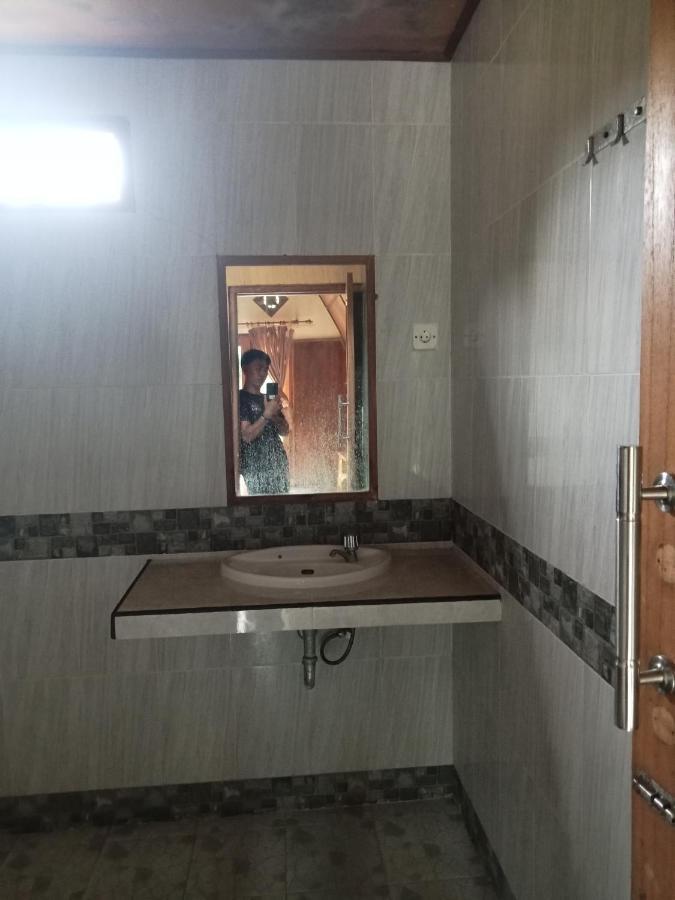 Meno Smile Cottages Gili Meno Bagian luar foto