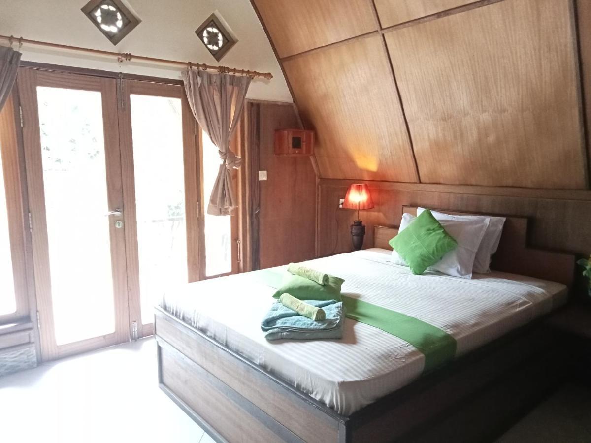 Meno Smile Cottages Gili Meno Bagian luar foto